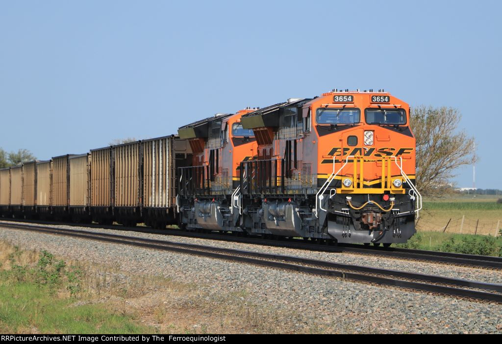 BNSF ET44ACHs 3651 and 3654